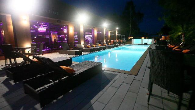 Player'S Pool&Rooms Вонярцвашхедь Экстерьер фото