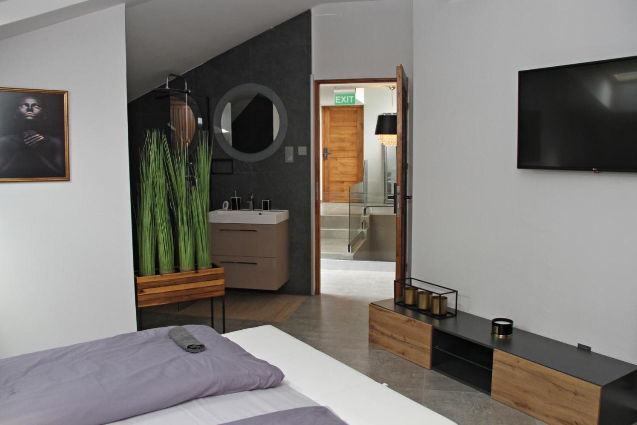 Player'S Pool&Rooms Вонярцвашхедь Экстерьер фото